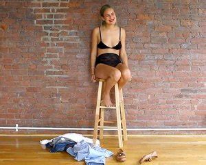 Tallulah Willis Strips Down to Underwear, Talks Body Dysmorphia: Video