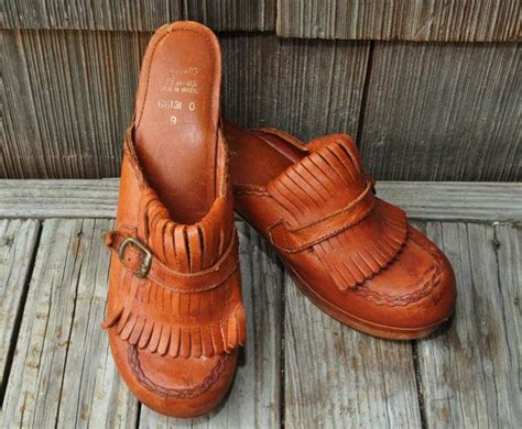 1970s Vintage Leather and Wood Clogs By Kinney Shoes with | Etsy | Vintage leather, Clogs, Leather