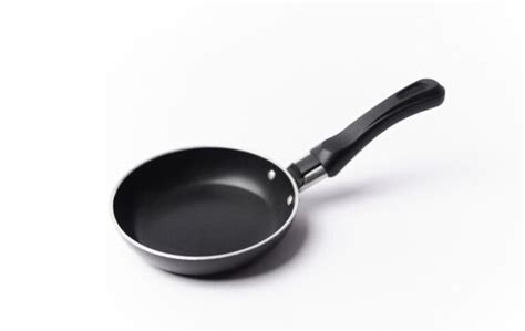 How to Choose a Saute Pan