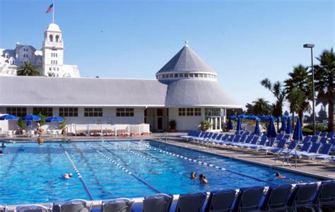 THE CLAREMONT HOTEL POOL, OAKLAND, CALIFORNIA – HotelSwimmingPools.com