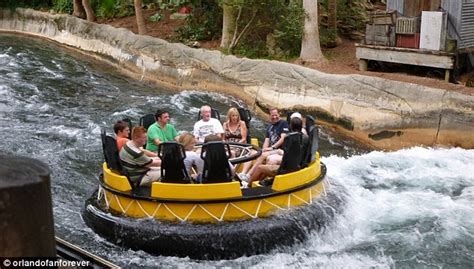 Florida theme park shuts down Congo River Rapids ride after Dreamworld tragedy | Daily Mail Online