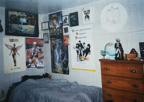 Bedroom Posters 90S / 15 things you had in your bedroom if you grew up in the '90s. - Game Master