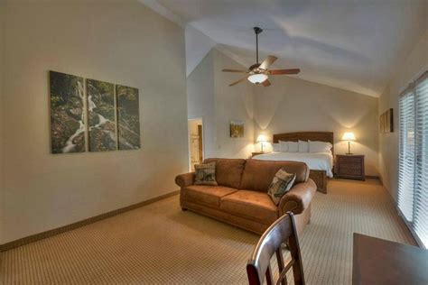 Tremont Lodge And Resort Rooms: Pictures & Reviews - Tripadvisor