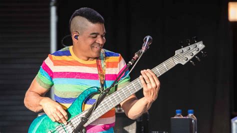 Making Peace With The Low End: Oteil Burbridge Talks Dead & Co, Allmans ...