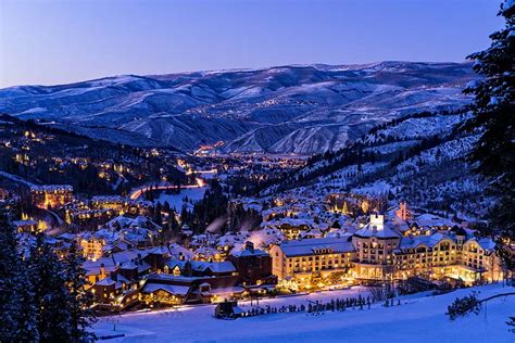 Colorado Ski Transportation - Denver Airport to Ski Resorts - Crown Limo