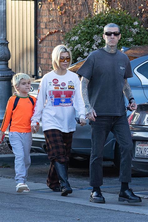 Reign Disick Twins With Mom Kourtney In Blonde Hair At Lunch Outing ...