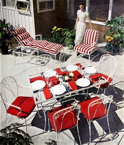 See 60 vintage patio furniture sets that offered outdoor relaxation the old-fashioned way ...