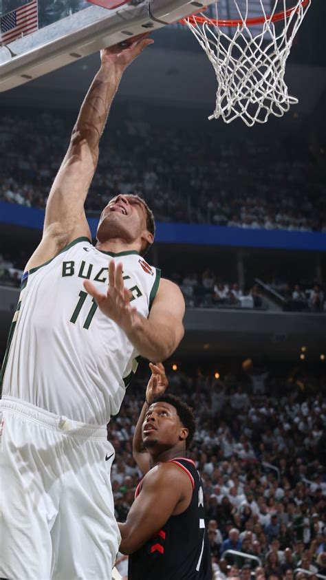 Brook Lopez | Brook lopez, Milwaukee bucks, Wrestling