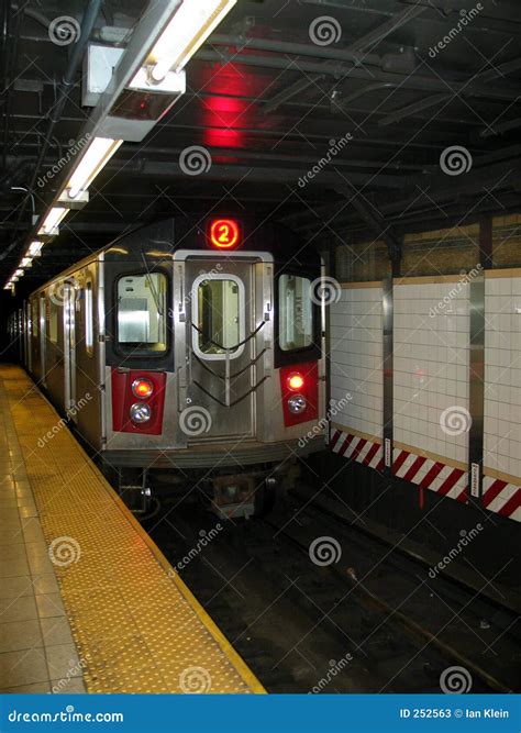 New York City Subway Train Entering Station Stock Photos - Image: 252563