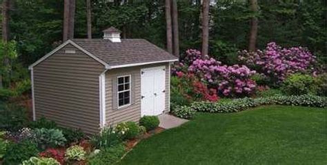 35 Beautiful Backyard Shed Landscaping Ideas - MAGZHOUSE