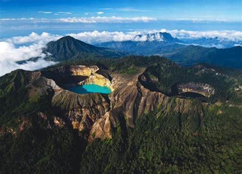 Liputan terkini wisata alam di Dunia: Danau Kelimutu, Danau Dengan Kawah Tiga Warna Di Ende