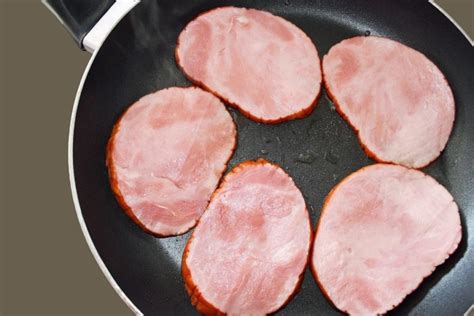 3 Best Ways to Reheat Ham Slices! (Updated 2024)