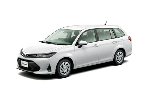 Corolla Axio и Corolla Fielder 2023 получили обновление