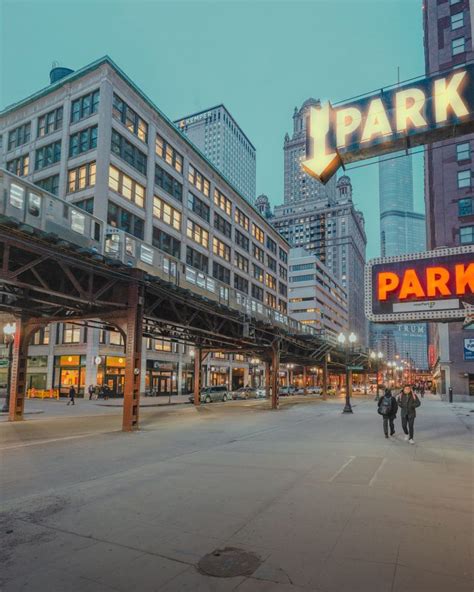 Chicago Street Photography by Ludwig Favre