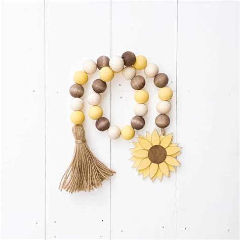 18 Fantastic Sunflower Garland Ideas You Can Add To Your Seasonal Décor