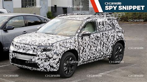 Jeep small SUV continues testing; interiors spied for the first time ...