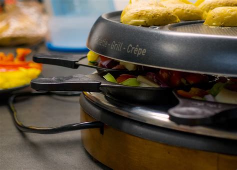 Raclette Gril | Copyright-free photo (by M. Vorel) | LibreShot