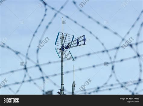 Directional Antenna Image & Photo (Free Trial) | Bigstock