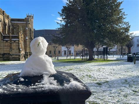 Yeovil transformed into winter wonderland as snow hits Somerset ...