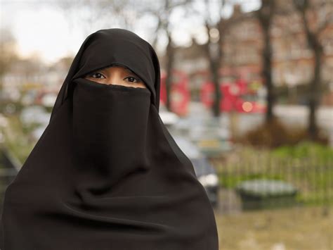 Germany bans Muslim student from wearing niqab face veil in school | The Independent