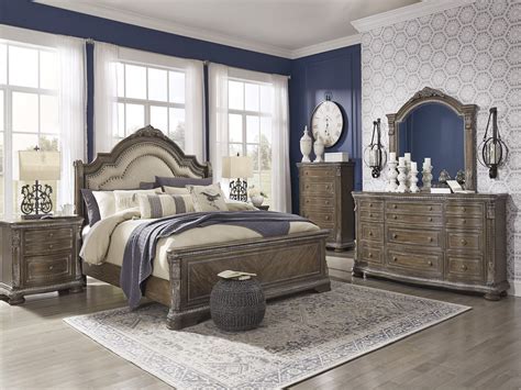 Ashley Traditional Queen Bedroom Set - Charmond 5 PC Queen Bedroom Set up to 40% off