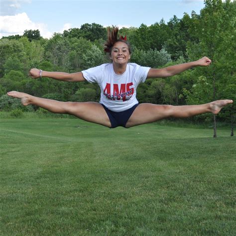 Images For > Cheerleading Jumps Toe Touch | Cheer poses, Cheer pictures, Cheerleading