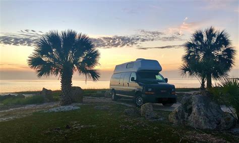 Great secluded camping. Oceanside. This is why vandwellers are so hush ...