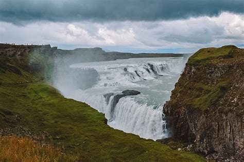 10 AMAZING Waterfalls In Iceland - With MAP & Exact Location