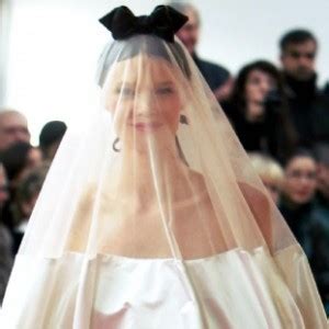 Tacky Wedding Dresses All Brides Should Stay Away From - ZergNet