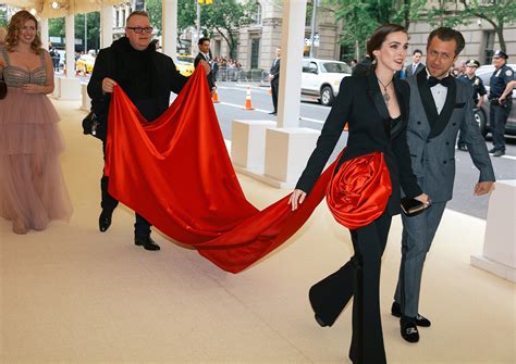 Phil Oh Captures the Met Gala’s Campiest Red Carpet Entrances (and ...