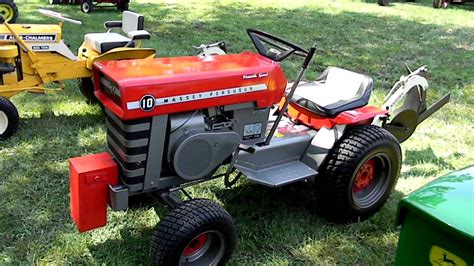 G & W Antique Lawn & Garden Tractors - YouTube