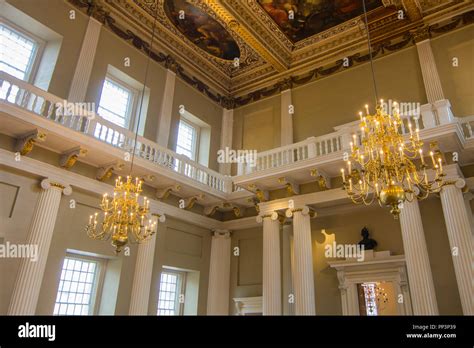 Banqueting house whitehall ceiling hi-res stock photography and images - Alamy