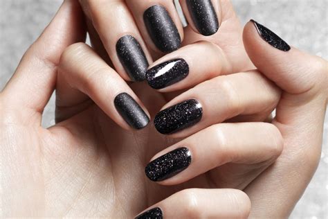 Obsidian Nail Polish Is The New Black (PHOTOS) | HuffPost