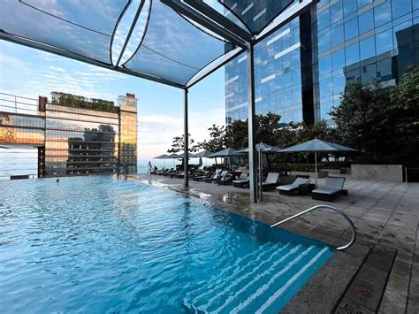 17 Best Singapore Hotels With Infinity Pools | 2024 Hotel Guide