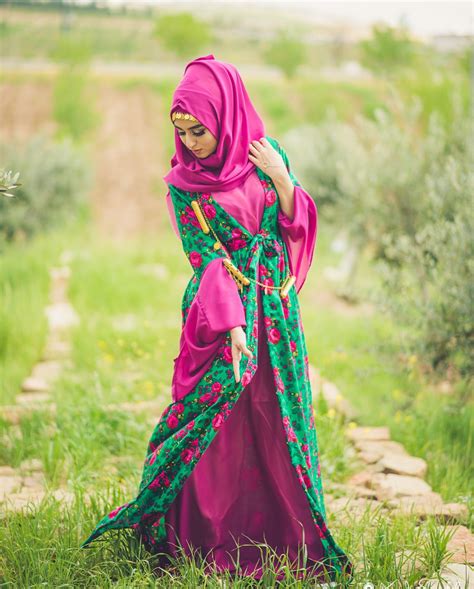 Saudi Arabia Culture, Jli Kurdi, Persian Beauties, Rajputi Dress, Stylish Girl Pic, Black Pink ...