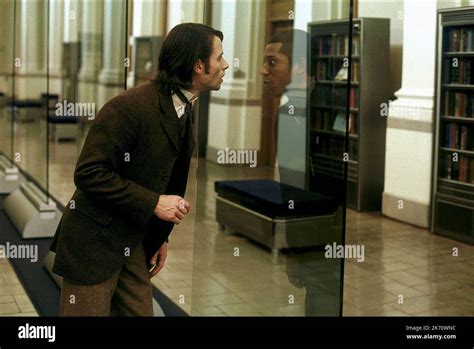 GUY PEARCE, ORLANDO JONES, THE TIME MACHINE, 2002 Stock Photo - Alamy