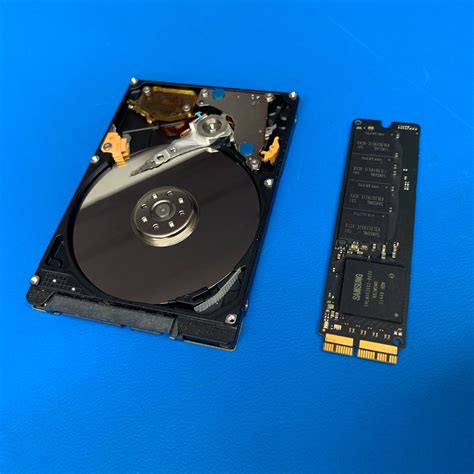 What is the difference between an HDD and SSD?