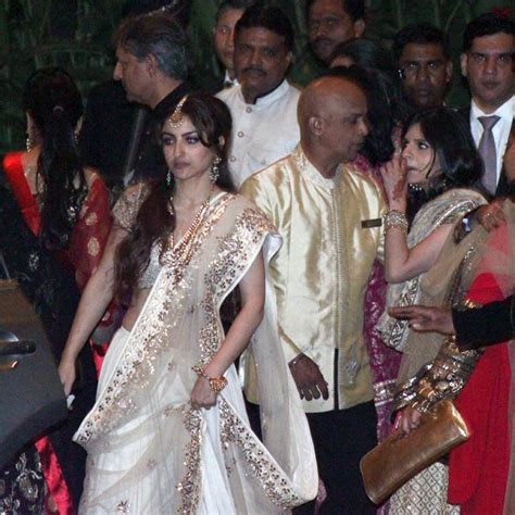 Kareena Kapoor Wedding Pictures With Saif ~ Wallpapers, Pictures ...