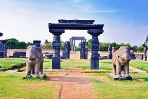 Warangal Fort, Warangal | When to Visit, Images & Videos, Guide