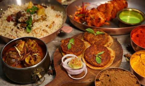 Delicious food : Famous Cuisine Places in Lucknow - varahi media