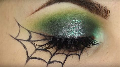 8 Easy Halloween Makeup Tutorials For the Cheap & Lazy - Galore