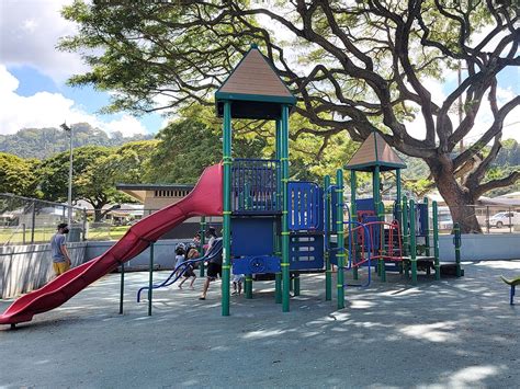 HONOLULU Family Playground Guide: Booth District Park in Pauoa