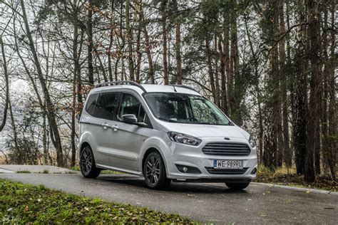 Test Ford Tourneo Courier - miejsko-rodzinny kombivan | autofakty.pl