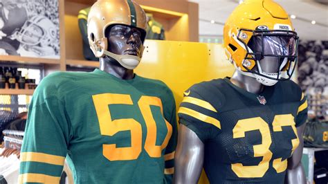 Green Bay Packers throwback uniforms: See photos of 1950s look