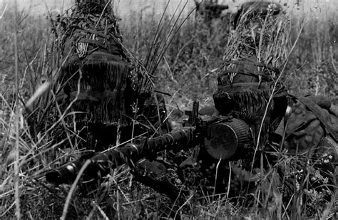 SS Totenkopf MG34 crew w/ full head camo - Battle of Kursk -Summer 1943