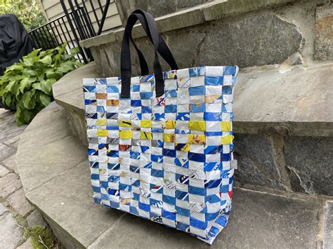 Chip bag crafts: Empty chip bags get new life as a grocery bag