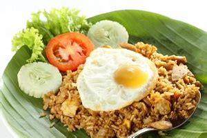 Cara membuat nasi goreng telur mata sapi enak - Kuliner Indonesia