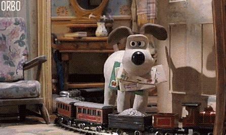 Wallace and Gromit, Beagle | Funny dog gifs, Purebred dogs, Cat gif