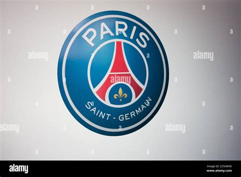 Psg Logo History - Psg Logo History Meaning Symbol Png / The team won ...