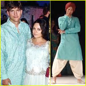 Ashton Kutcher Dons Turban at Indian Wedding With Mila Kunis! | Ashton ...